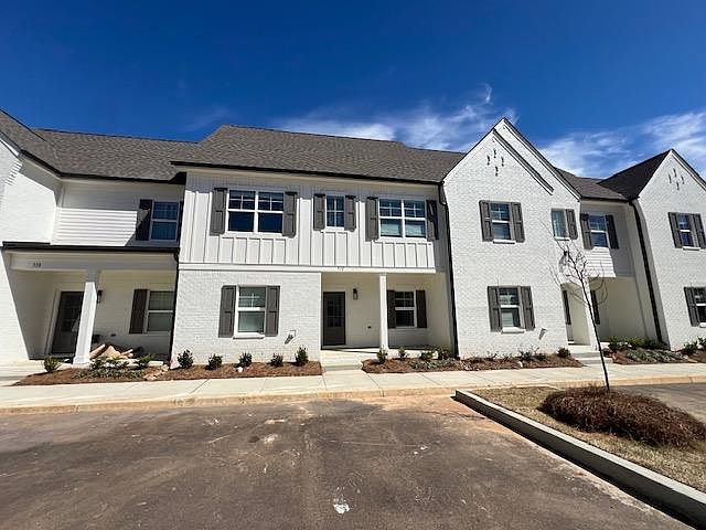 1st image of 512 Rosewood Ln Unit 1002