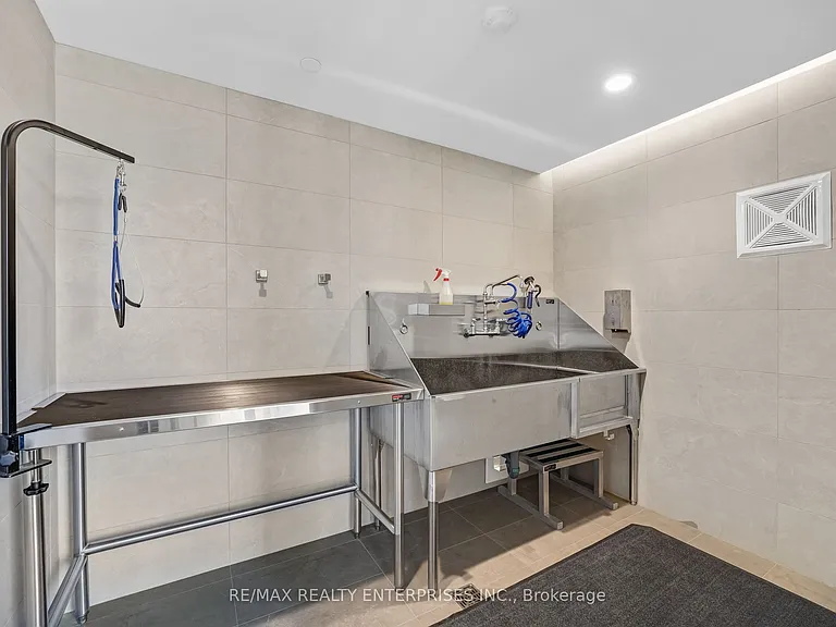1415 Dundas St E #511 — Photo 18