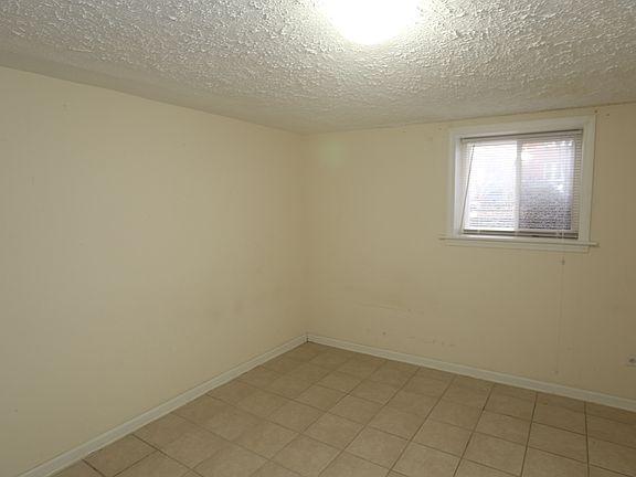 5th image of 3734 N Sawyer Ave #Gf