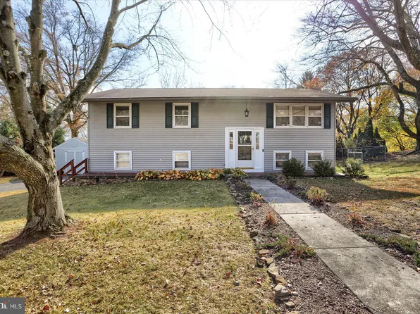 58 Valley Rd, Hummelstown, PA 17036