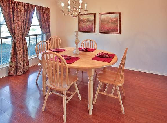 4th image of 1722 Pecan View Dr