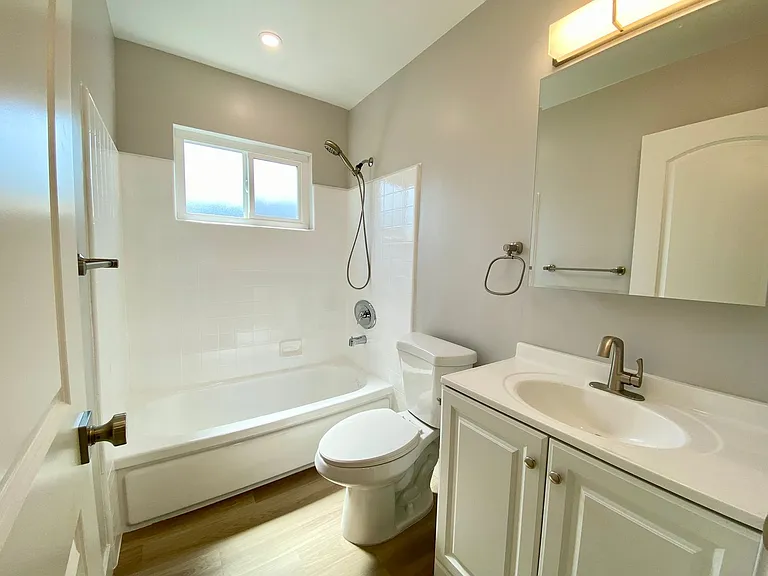455 W Dryden St — Photo 14
