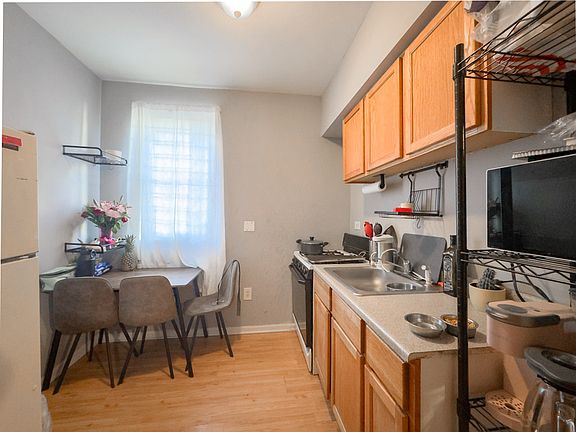 2nd image of 2919 W McLean Ave #6H