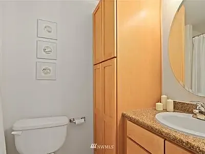 300 10th Ave #B402 — Photo 10