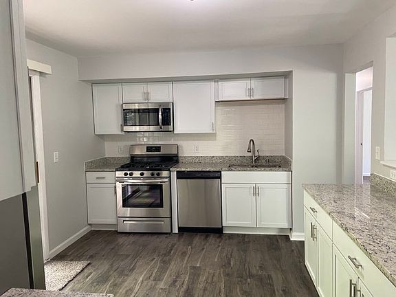 5th image of 405 Langford Dr
