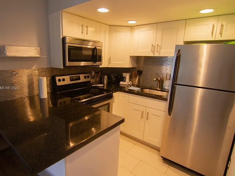 753 Michigan Ave #2F — Photo 5