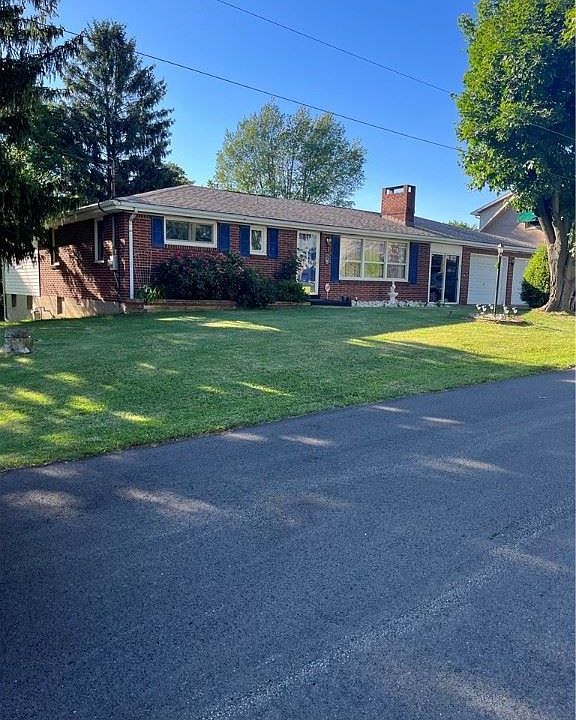 1st image of 8 Benjamin Dr