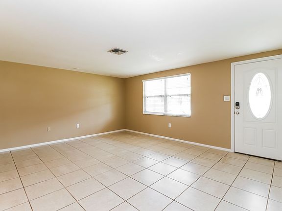 2nd image of 4045 Dyer Ln