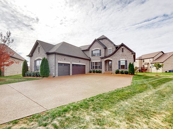 2nd image of 1320 Barnsdale Pl