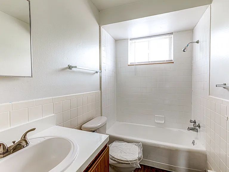 Manor House Apartments — Photo 11
