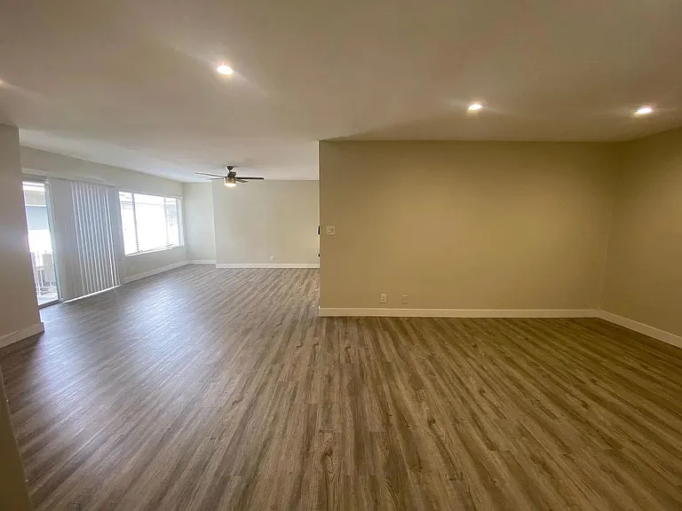 350 N Crescent Drive — Photo 4