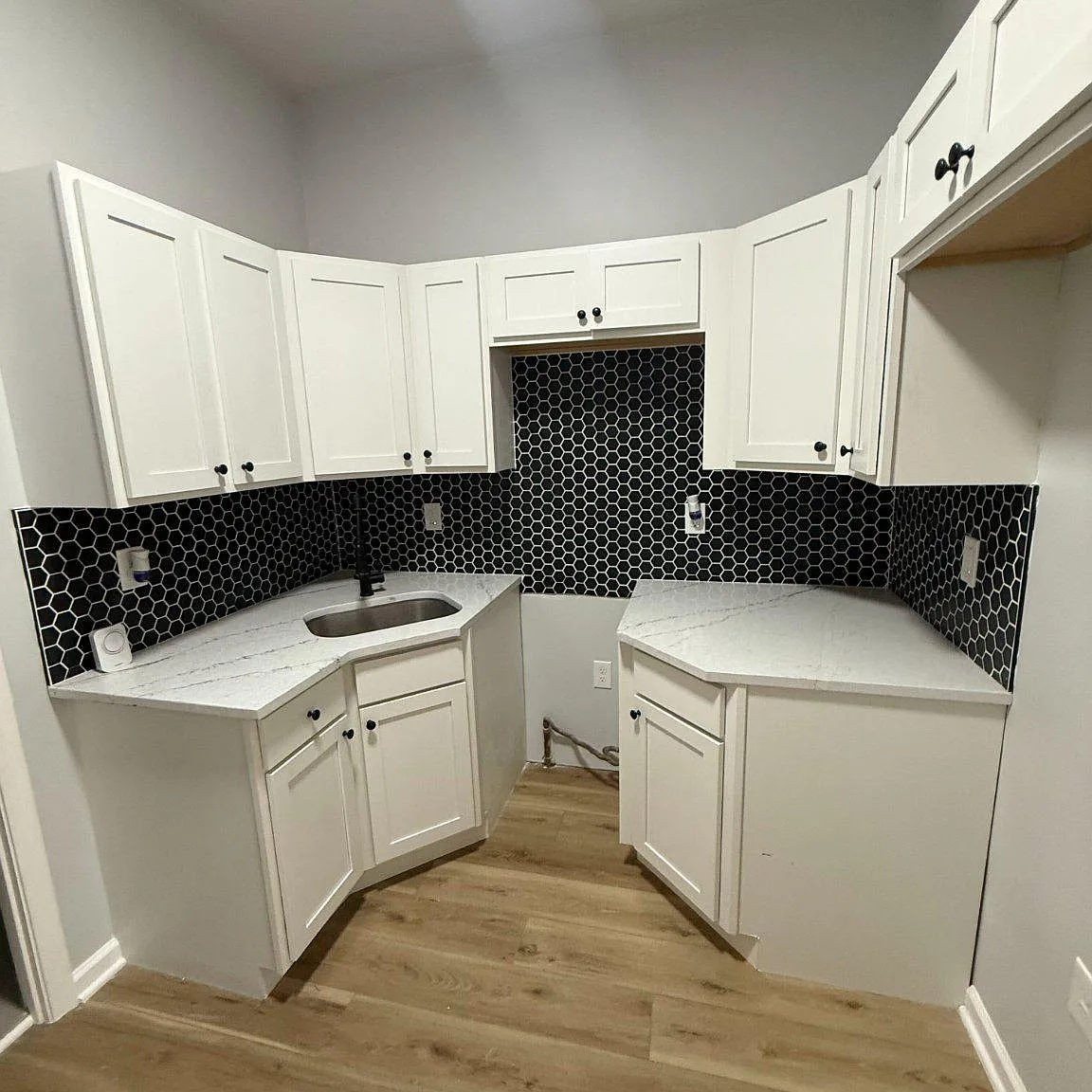 Studio, 1.0 bath, 301 sqft, $1,350 — Photo 2