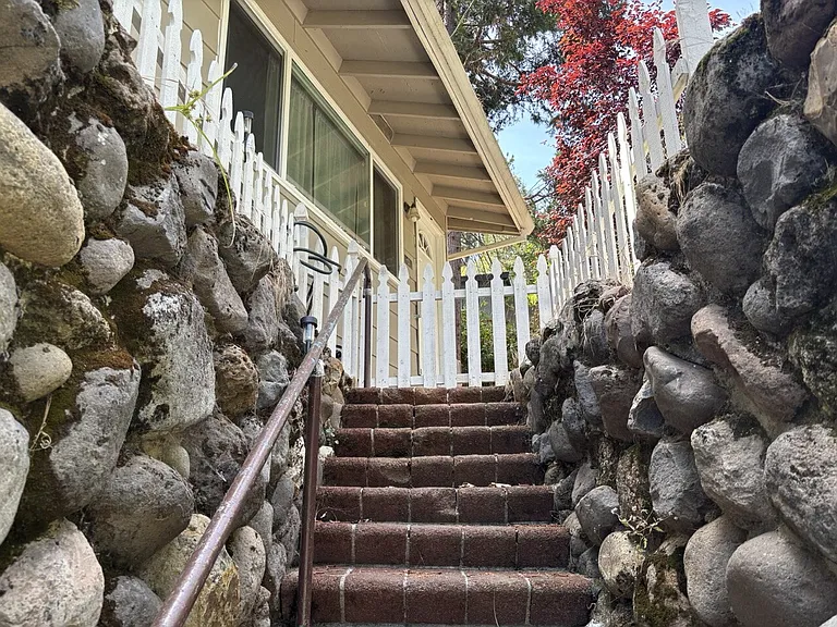 930 Darlington Ave — Photo 2