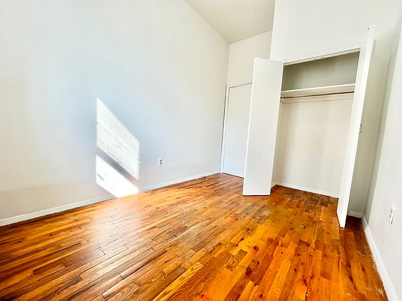 5th image of 1544 Gates Ave #2A