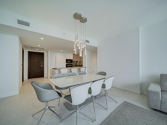 4th image of 1000 Brickell Plz #45