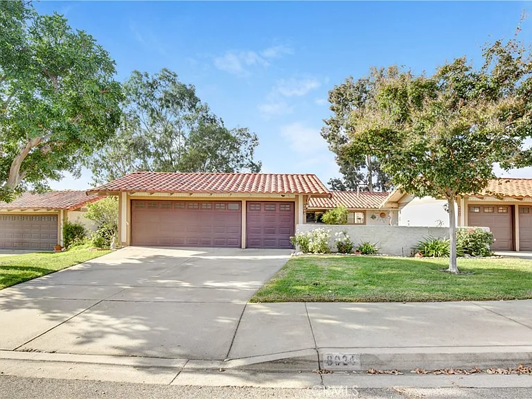 8024 Valle Vista Dr — Photo 1