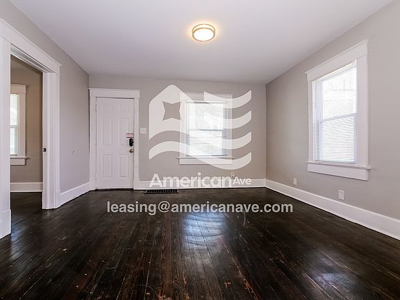 1335031_003_living_room_14347863.jpg