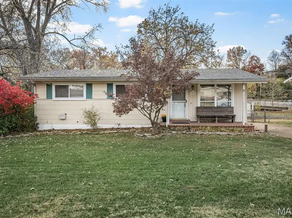 10526 Meath Dr, Saint Louis, MO 63123