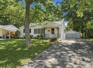 80 La Venta Dr, Florissant, MO 63031