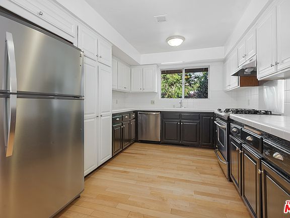 4th image of 10421 Johanna Ave