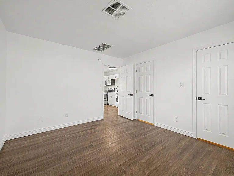 1438 E Adams St #1 — Photo 10