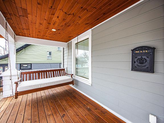 2nd image of 6121 Roe St