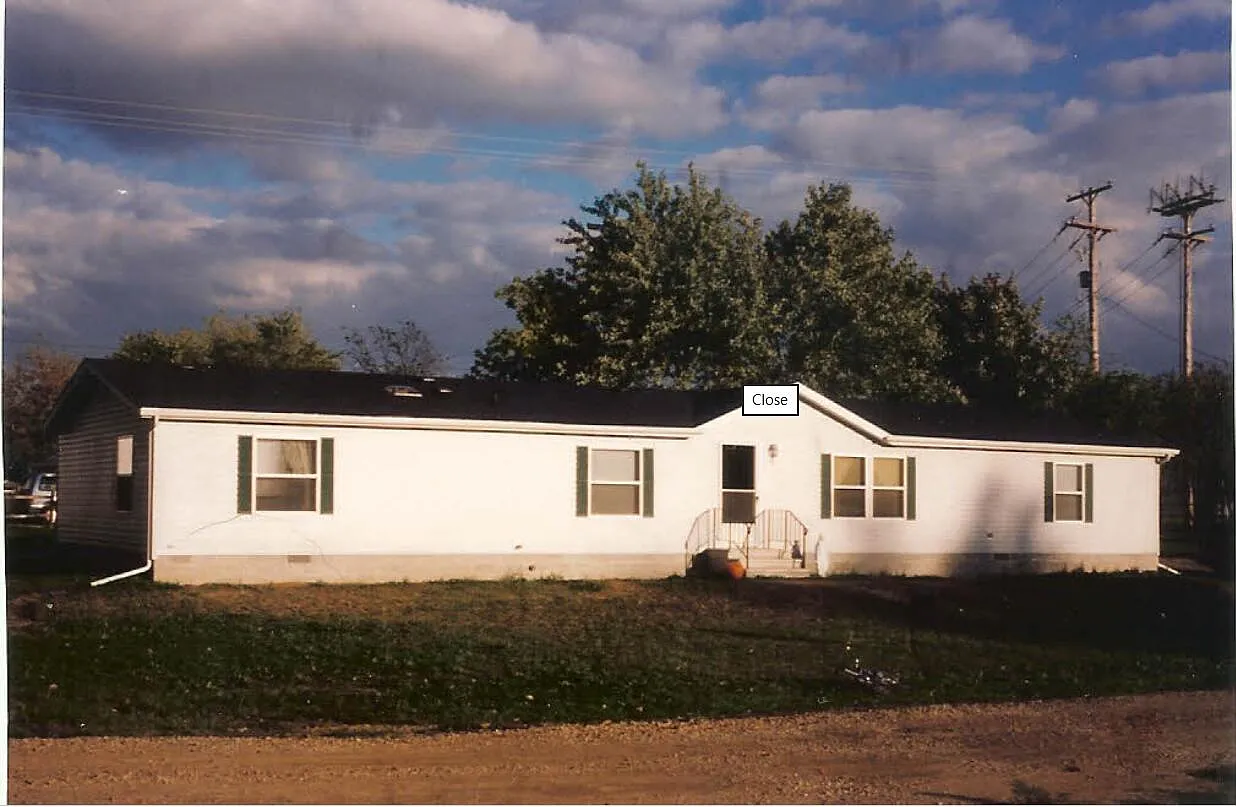 101 S Avenue C photo 1