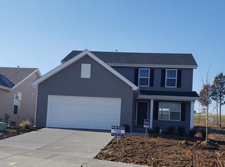 29 Hidden Bluffs Dr, Lake St Louis, MO 63367