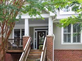 915 Freedom Ln, Roswell, GA 30075