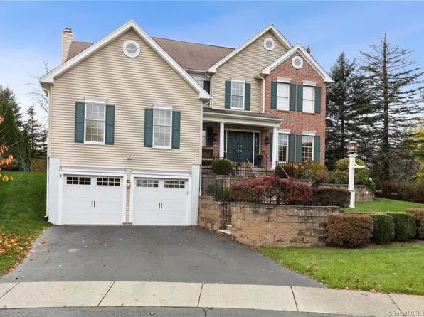 36 Lilac Lane, Danbury, CT 06810