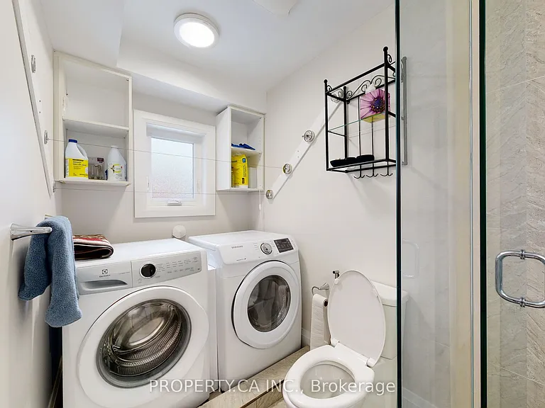 635 Christie St #UPPER — Photo 12