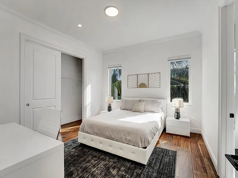 500 NE Wavecrest Way — Photo 45