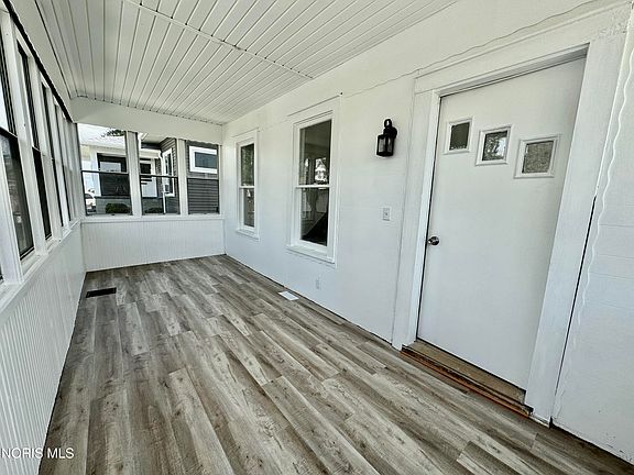 3rd image of 2918 113th St