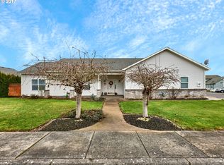 1292 Bernard St, Woodburn, OR 97071