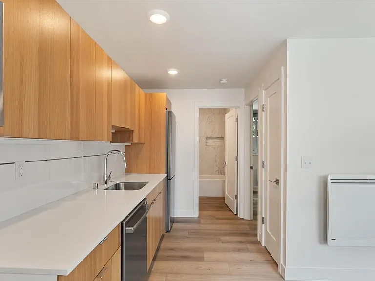 5810 Roosevelt Way NE #D — Photo 5