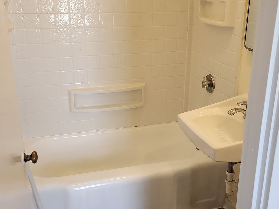 2nd image of 2441 Bloomington Ave APT 3