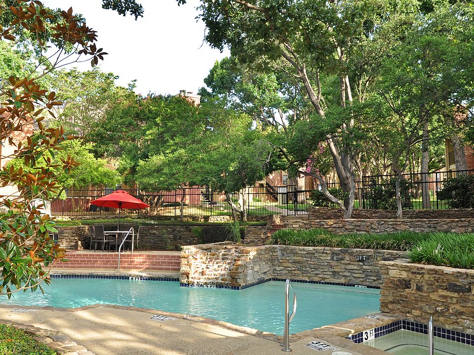 Horizons at Sunridge Pool