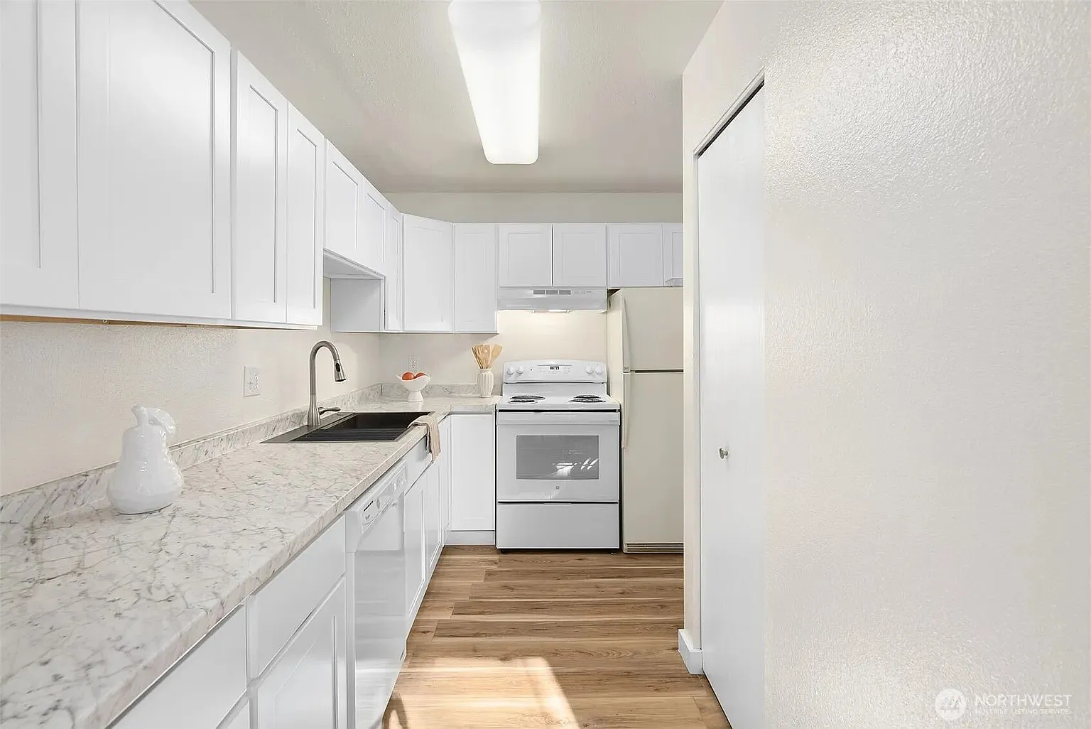 2 bed, 2.5 bath, 1092 sqft, $1,750 — Photo 3