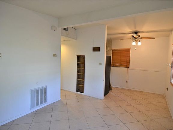 4th image of 21455 Kenyon Ave