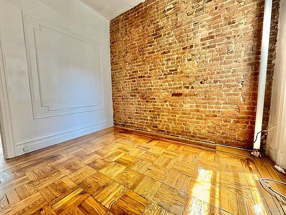 4th image of 1054 Bergen St #A1