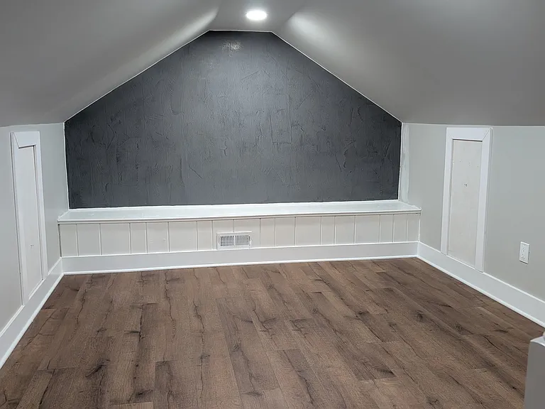 30 Lincoln Ave — Photo 23