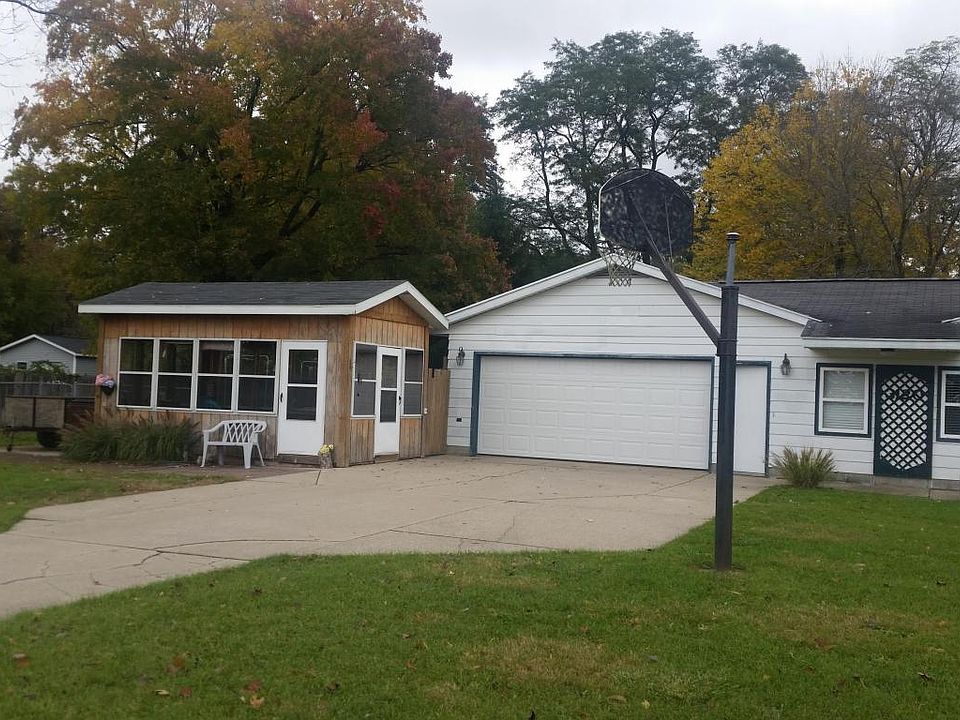 1st image of 3120 2nd St