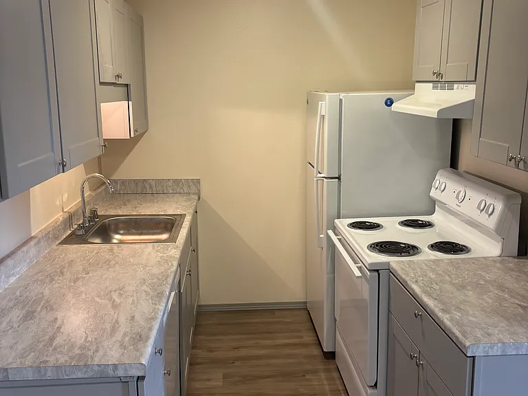 6811 Lakewood Dr W #66 — Photo 2