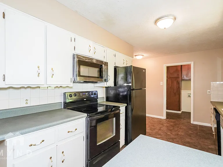 1258 E Edgewood St — Photo 6