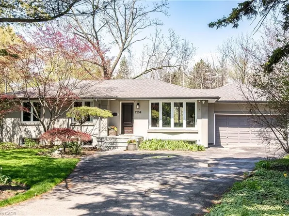 1239 Baldwin Dr, Oakville, ON L6J 2W4
