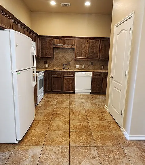 4701B Passion Flower Blvd — Photo 4