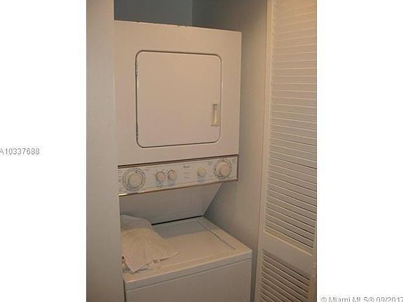 4th image of 1200 Brickell Bay Dr #L3404