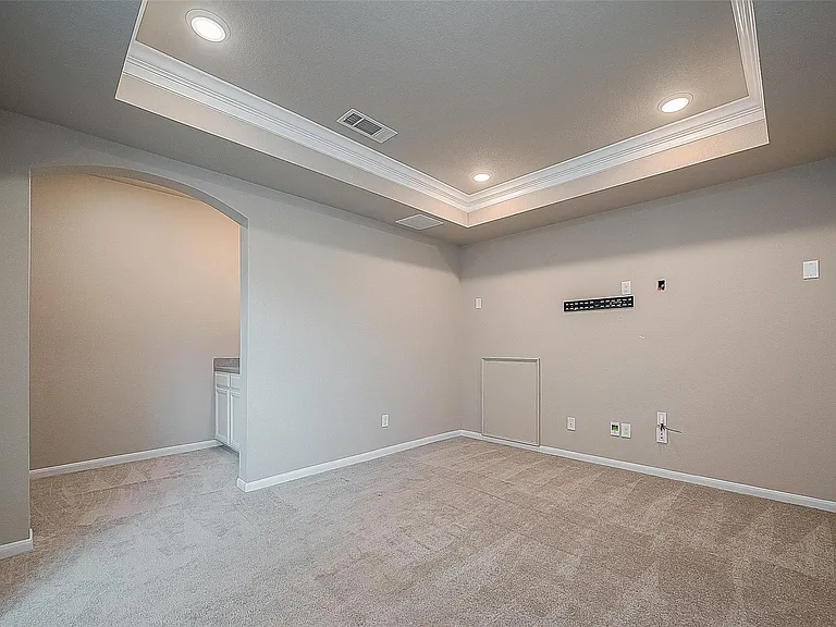 115 N Winter Sunrise Cir — Photo 40