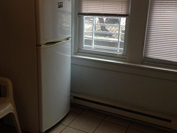 5th image of 1521 W 4th St #1
