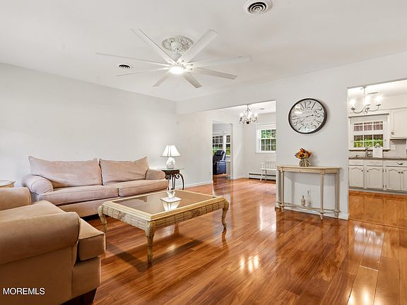 4th image of 42 Castleton Drive